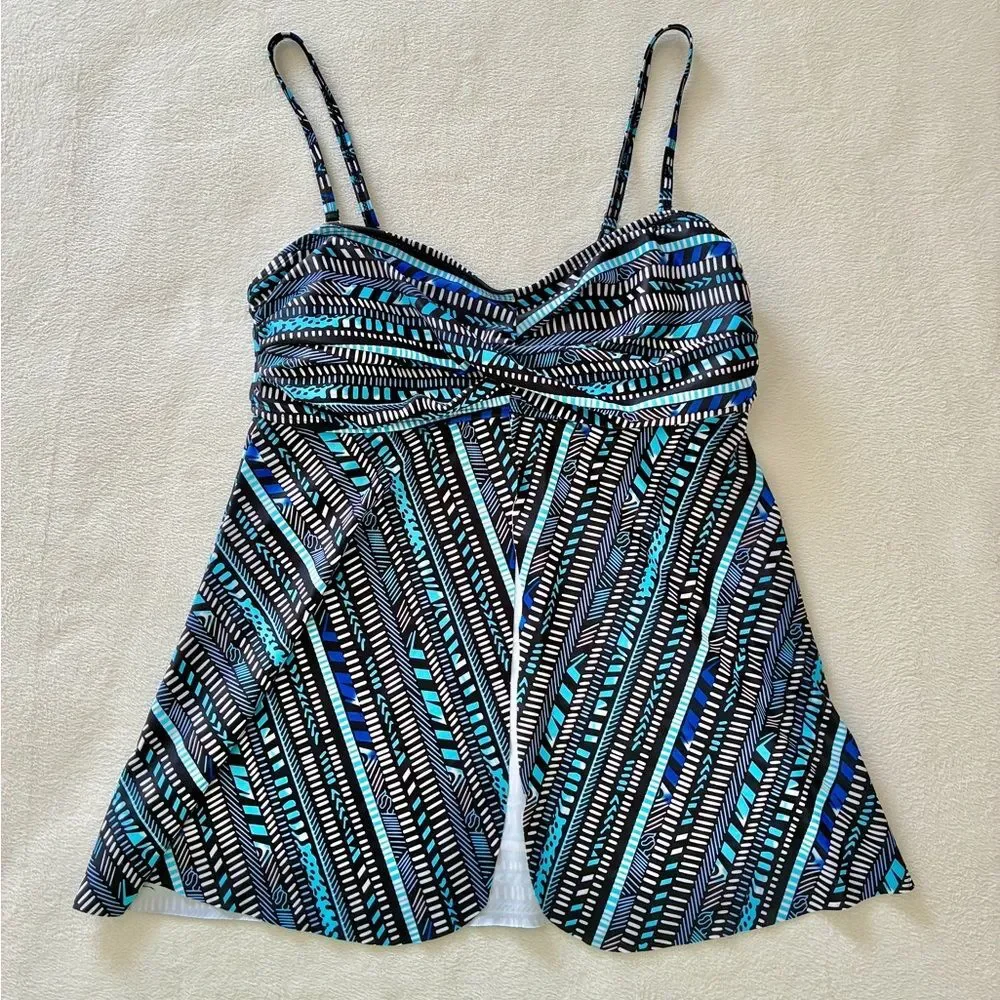 Tankini Swim Top Medium Black Blue Geometric Twist Front Resort Cruise Swimwear